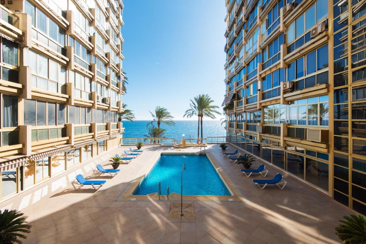 Rentandhomes Beachfront Marbella Center Exterior photo