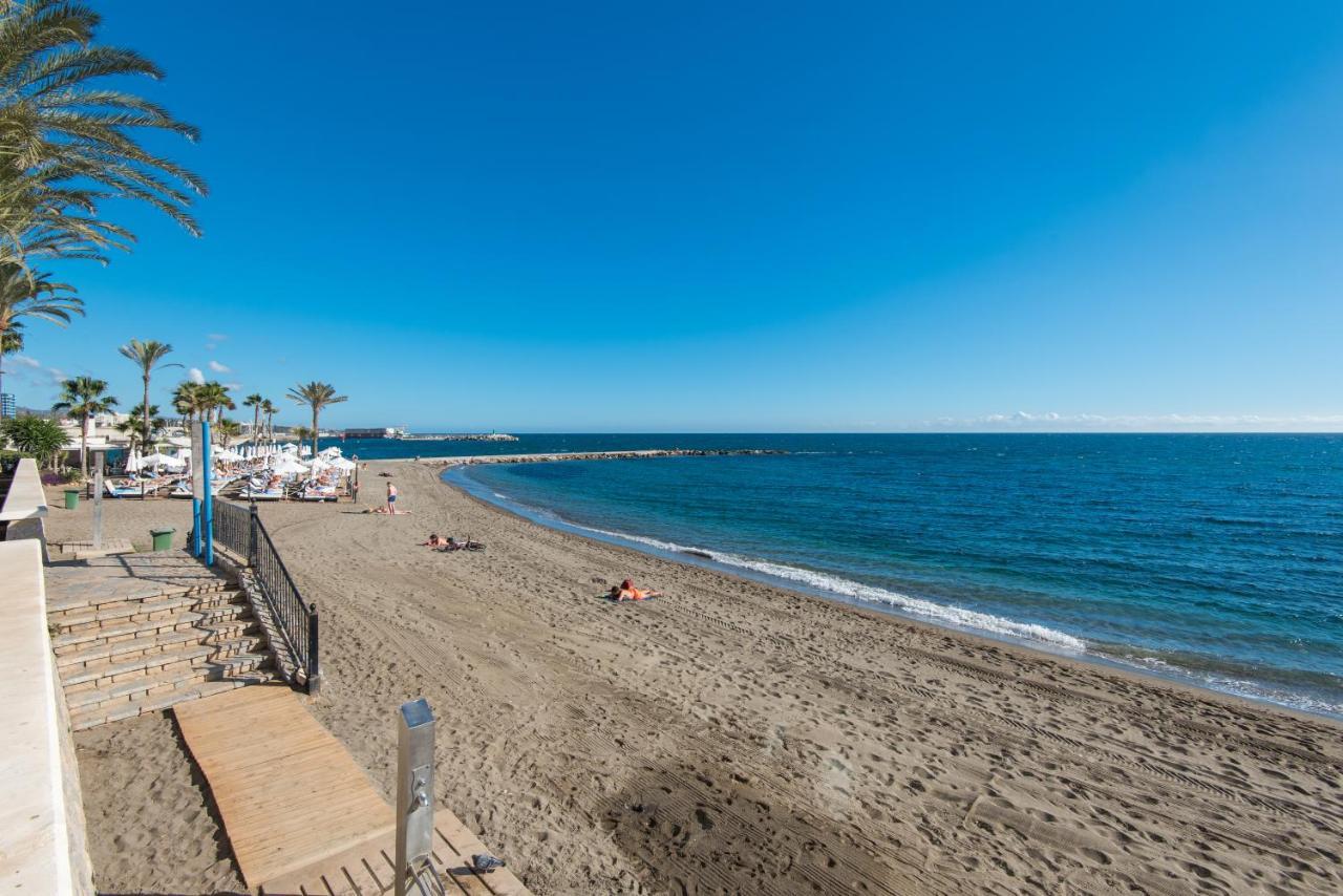 Rentandhomes Beachfront Marbella Center Exterior photo